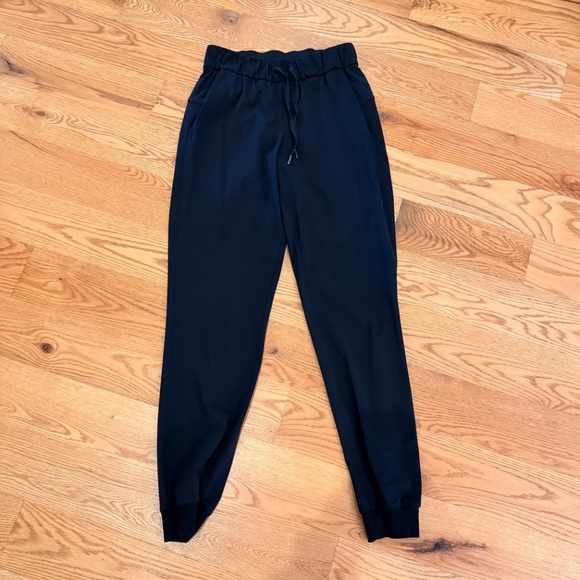Lululemon Stretch High-Rise Jogger Full Length in Black (Size 2) - Picture 9 of 16